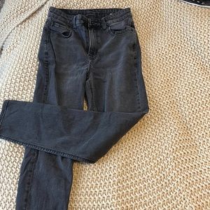 Size 4 American eagle mom jeans